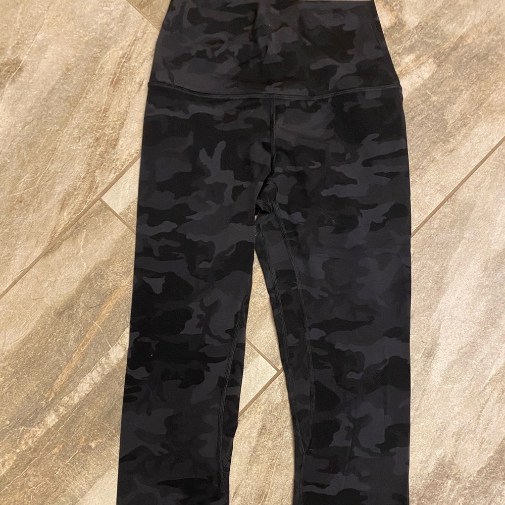 LULULEMON camo align 25”